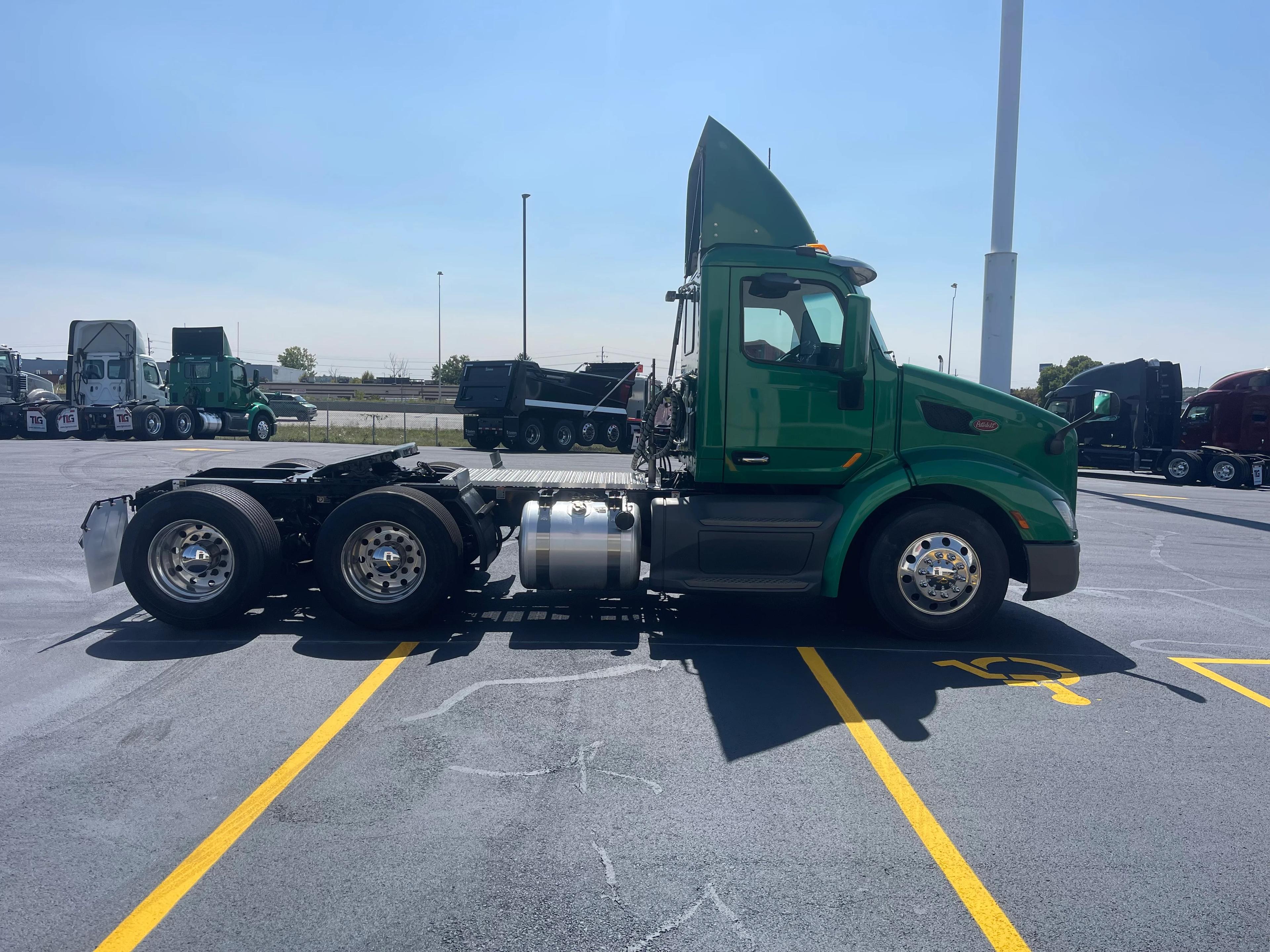 2020 Peterbilt 579 in Dayton, OH — photo 6