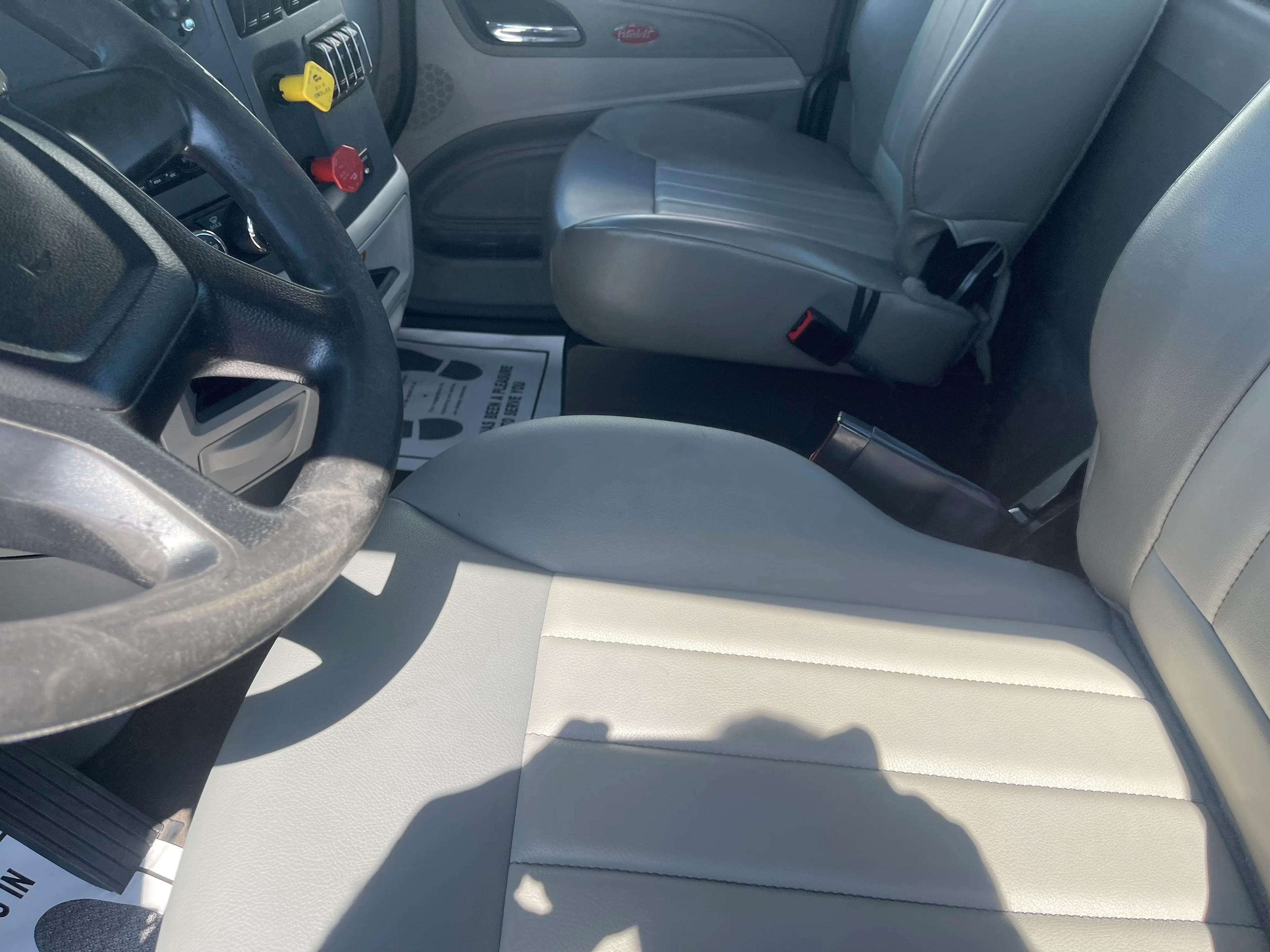 2020 Peterbilt 579 in Dayton, OH — photo 16