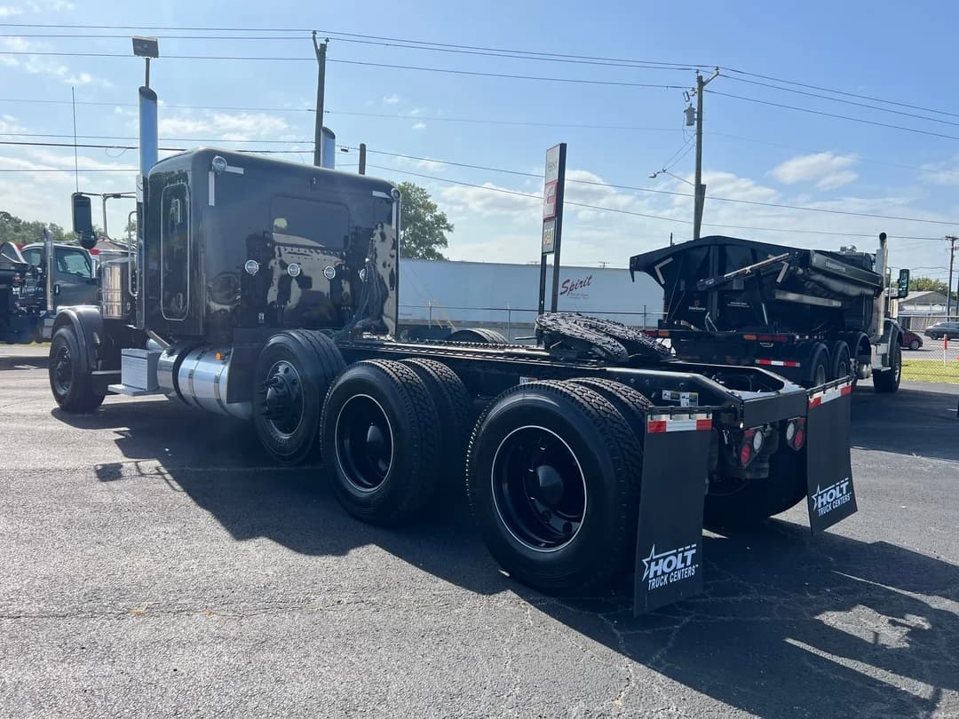 2023 Peterbilt 389 in Tyler, TX — photo 4