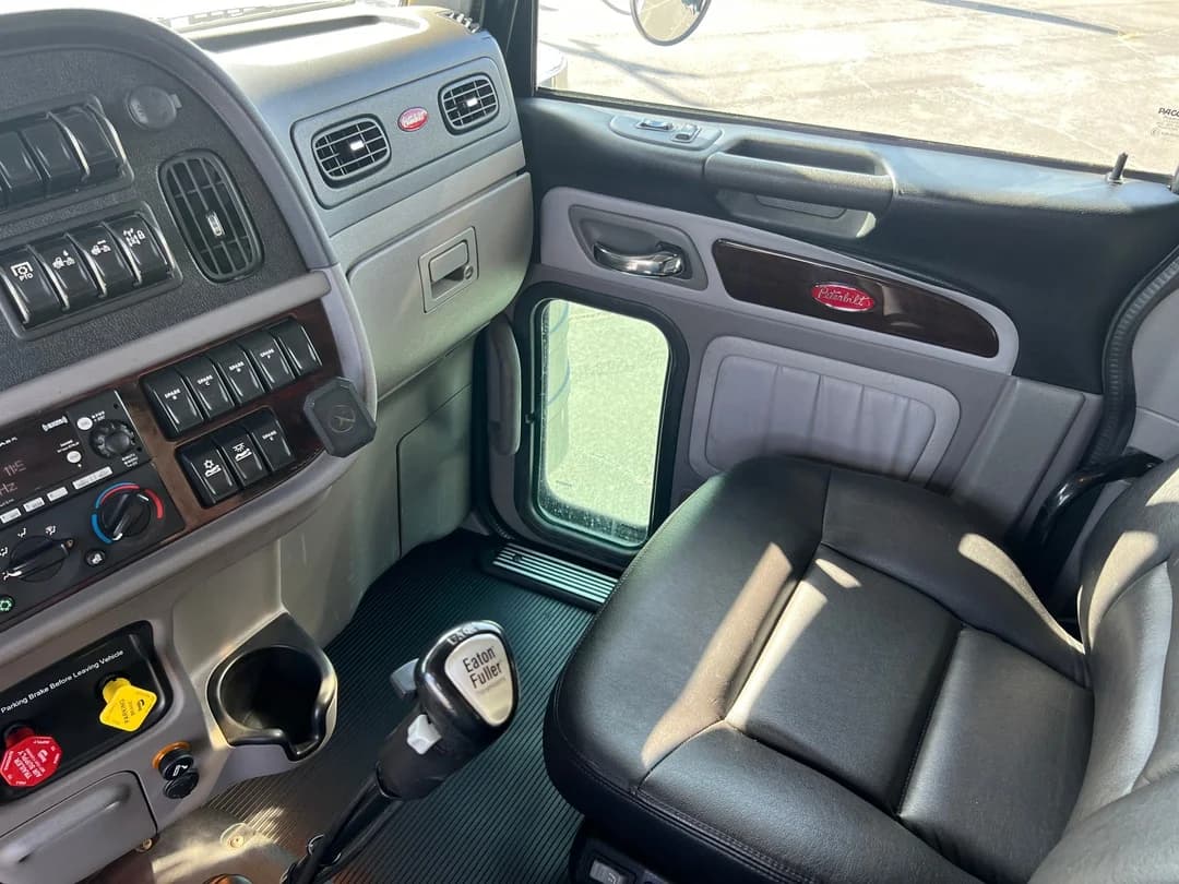 2023 Peterbilt 389 in Tyler, TX — photo 13