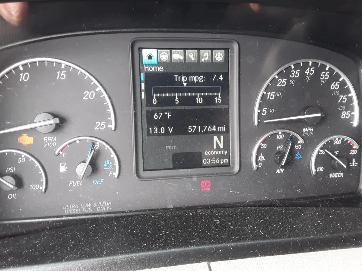 2020 Freightliner Cascadia in Altoona, IA — photo 16