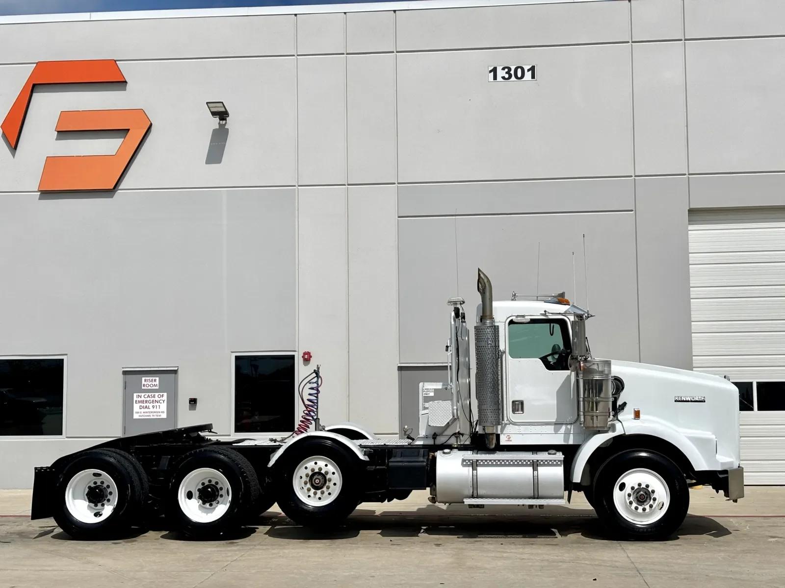 2001 Kenworth T800 in Hutchins, TX — photo 3