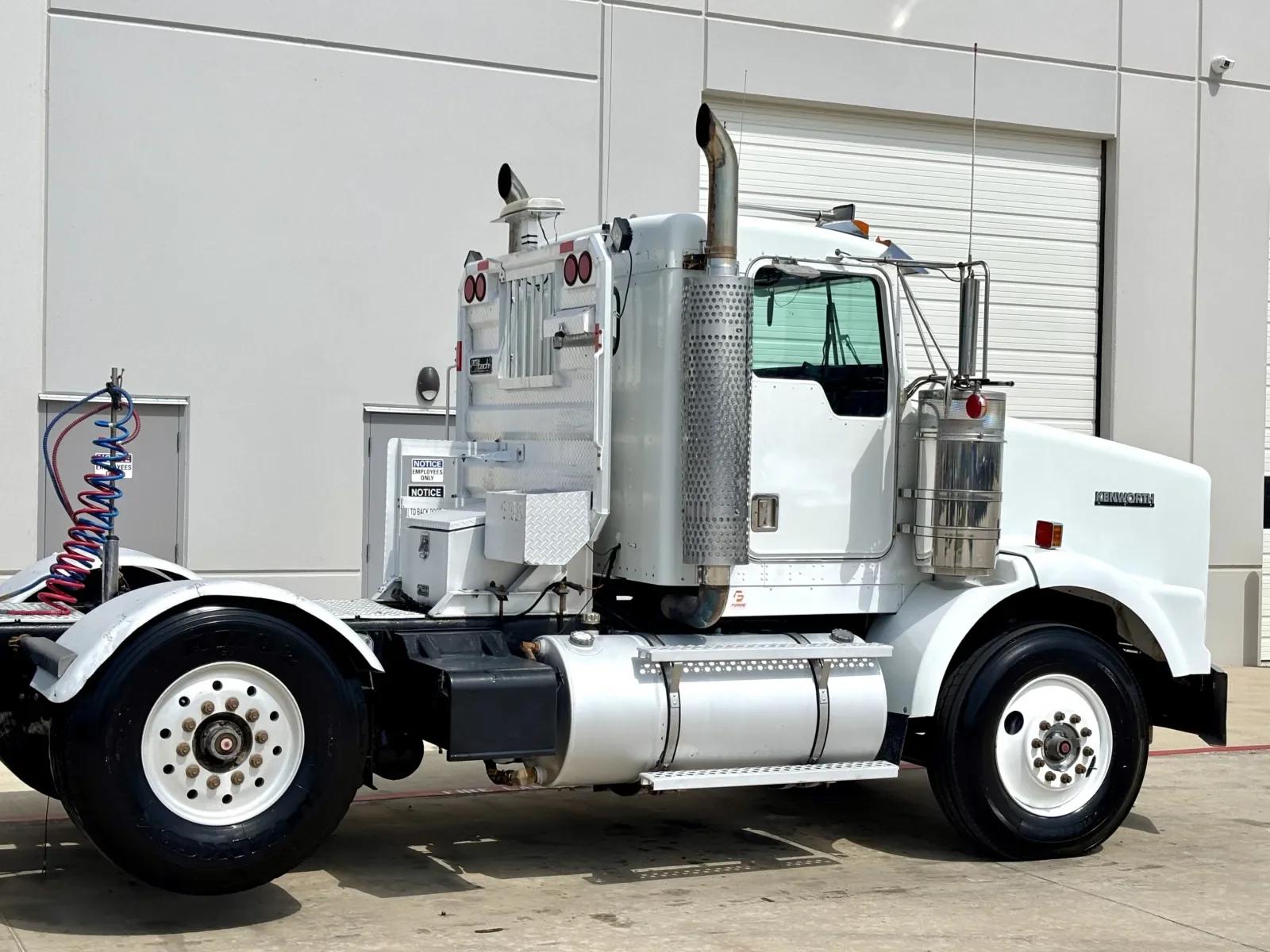 2001 Kenworth T800 in Hutchins, TX — photo 7