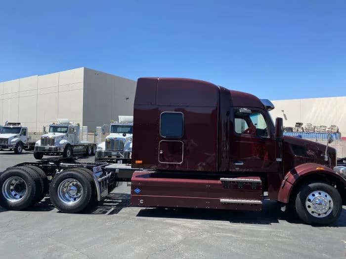 2024 Peterbilt 567 in Los Angeles, CA — photo 5