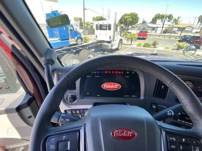 2024 Peterbilt 567 in Los Angeles, CA — photo 12