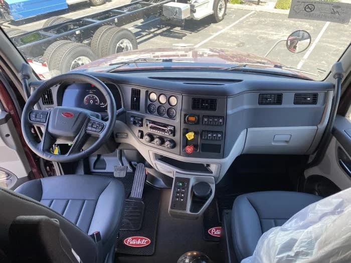 2024 Peterbilt 567 in Los Angeles, CA — photo 17