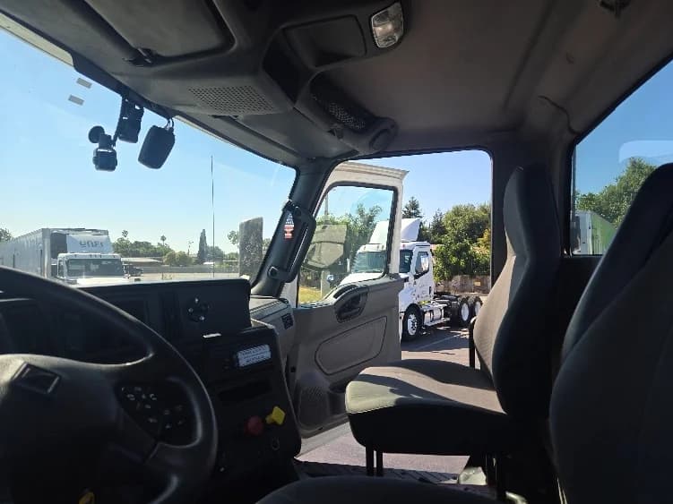 2019 International LT in Stockton, CA — photo 10