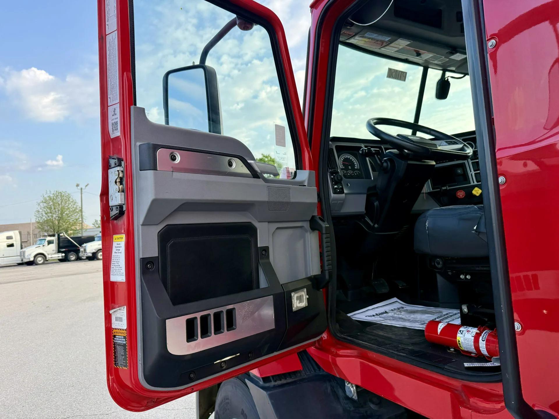2020 Mack Anthem in Indianapolis, IN — photo 15