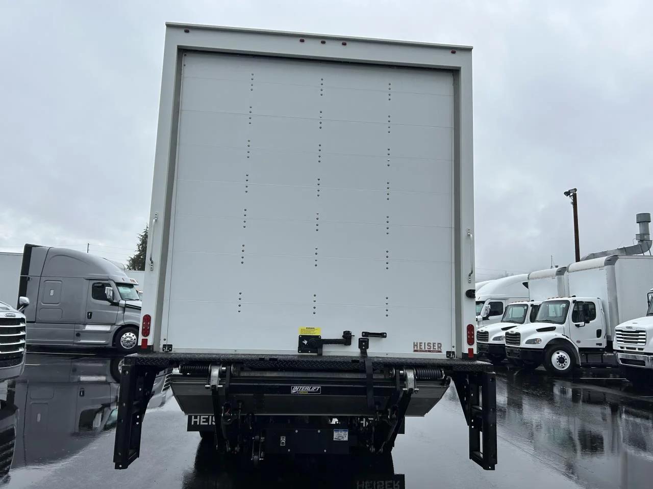 2025 Freightliner M2 106 in Albany, OR — photo 3