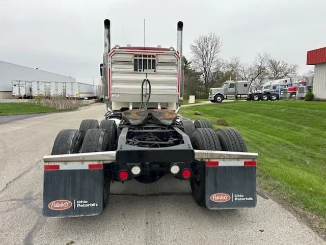 2022 Peterbilt 389 in Zanesville, OH — photo 5