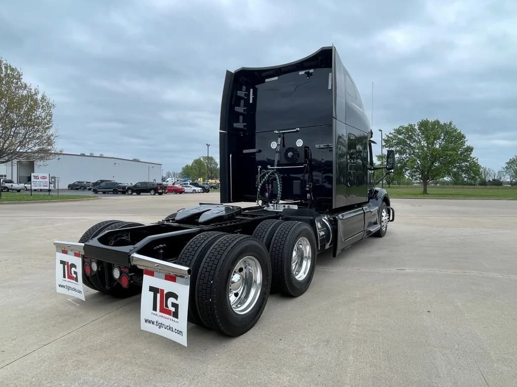 2023 Peterbilt 579 in Springfield, MO — photo 5