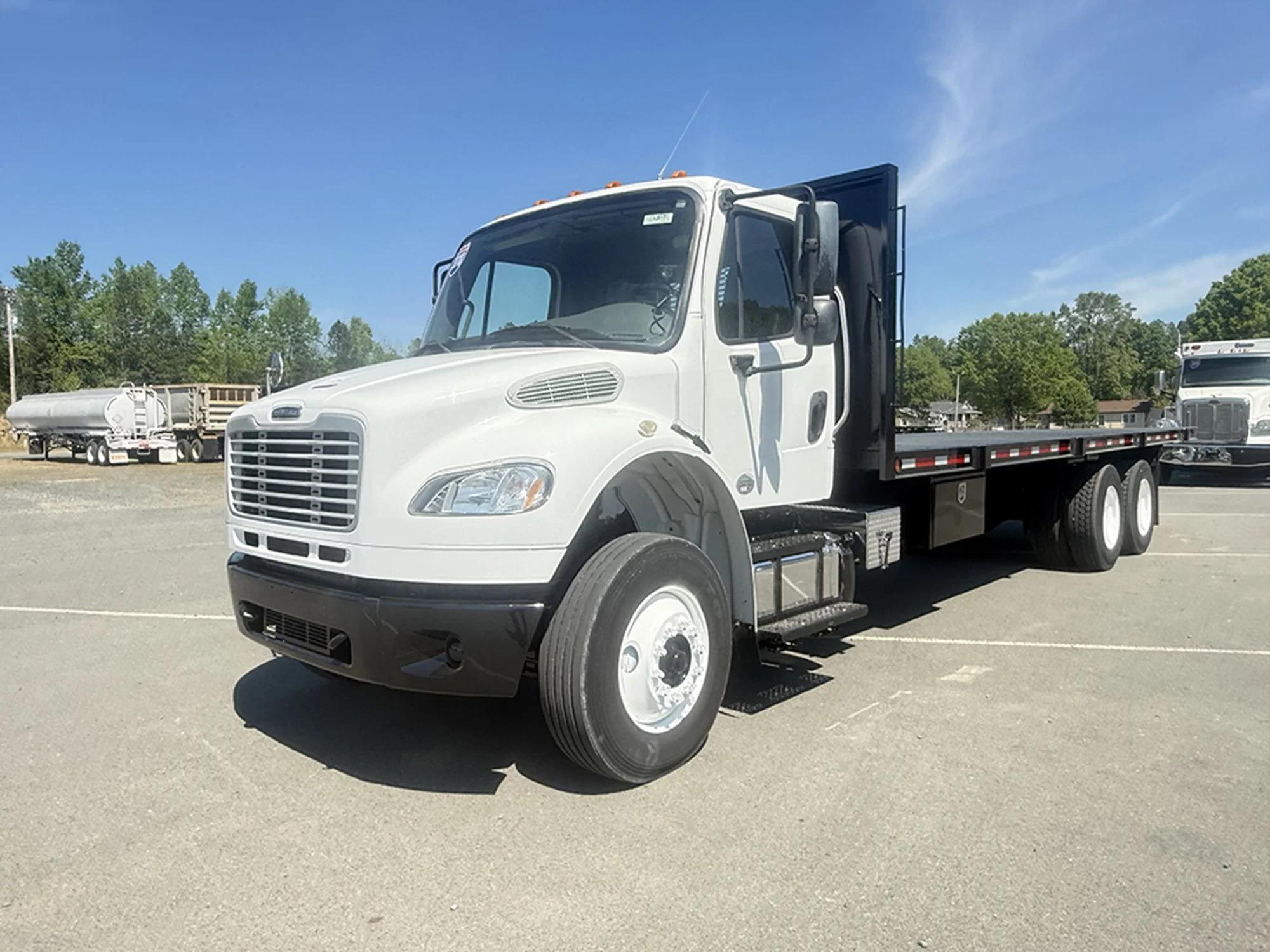 2018 Freightliner M2 106