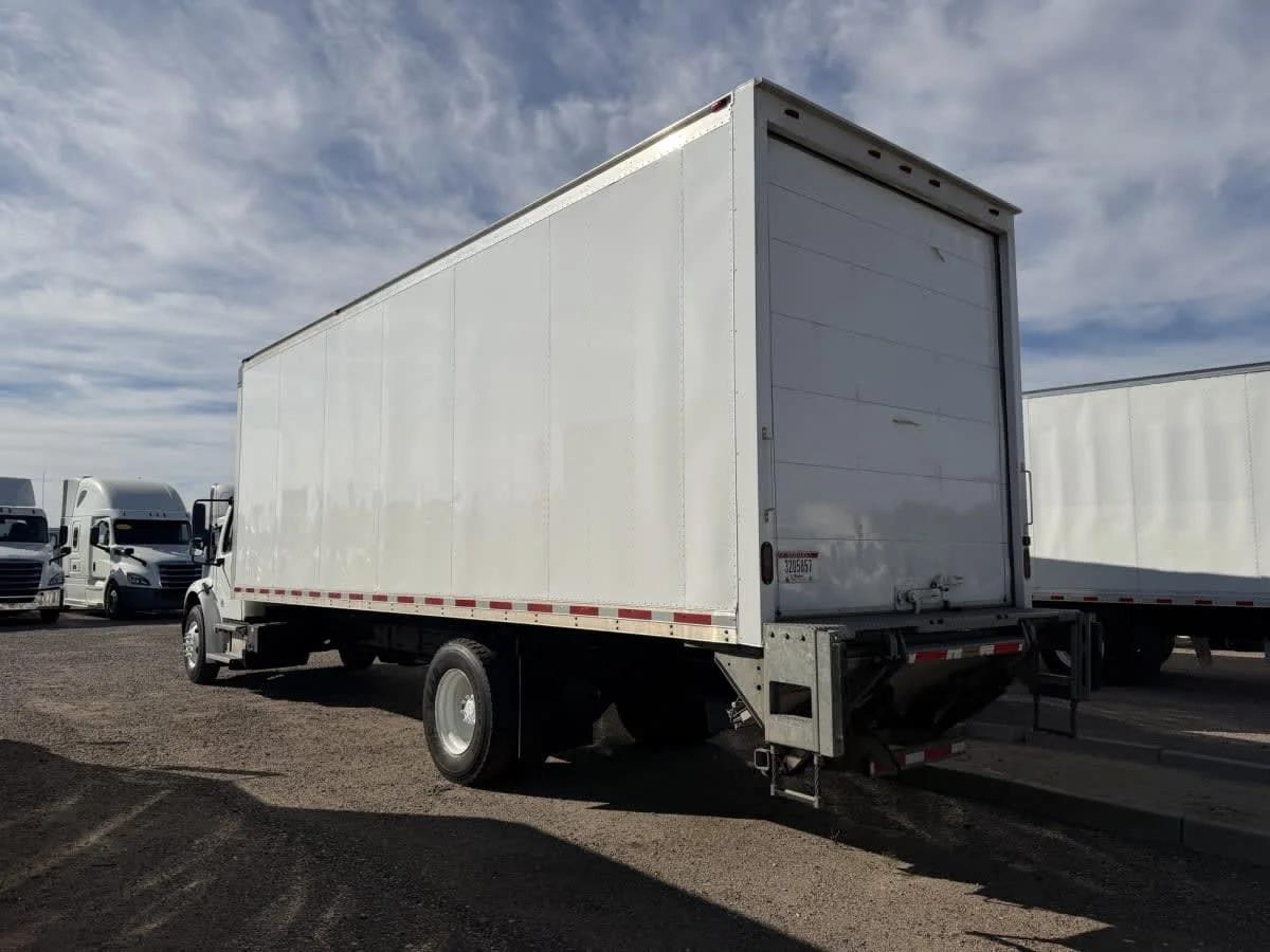 2019 Freightliner M2 106 in Phoenix, AZ — photo 6