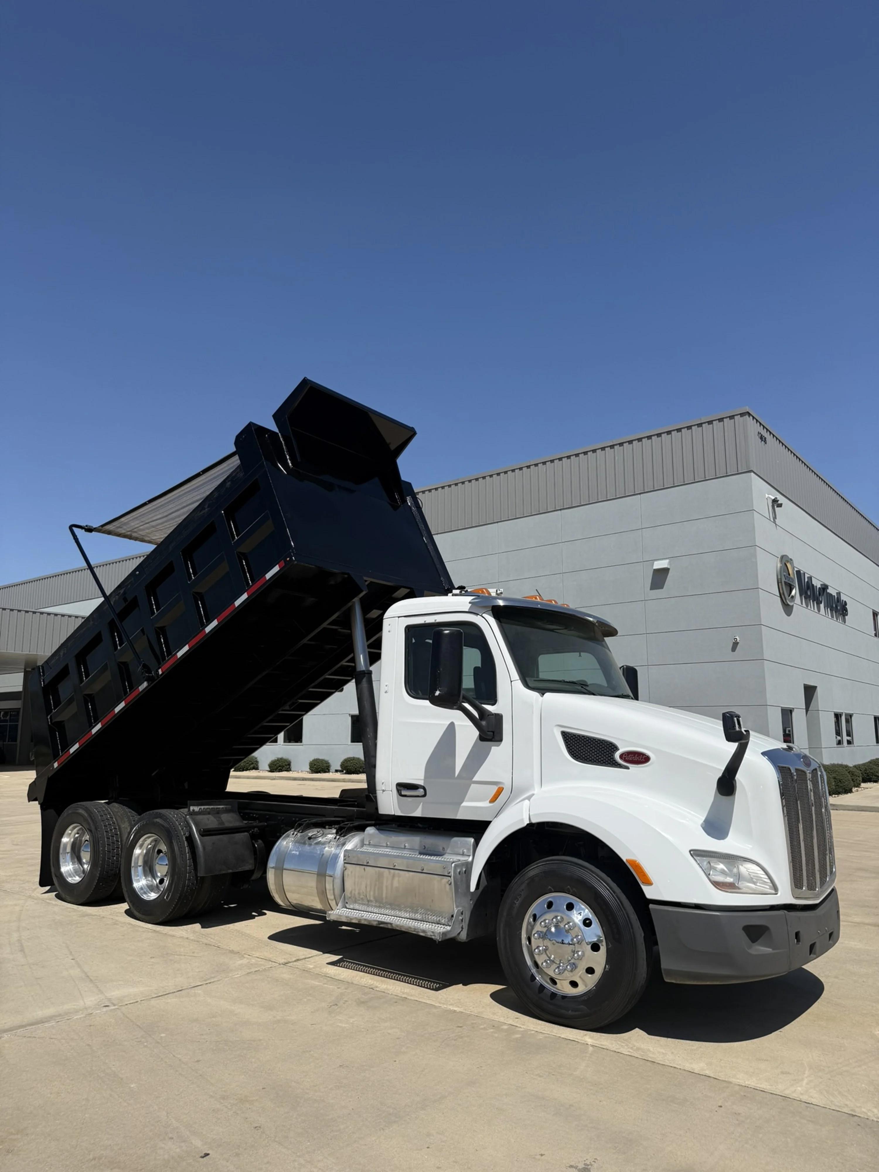 2017 Peterbilt 579 in HOUSTON, TX — photo 3