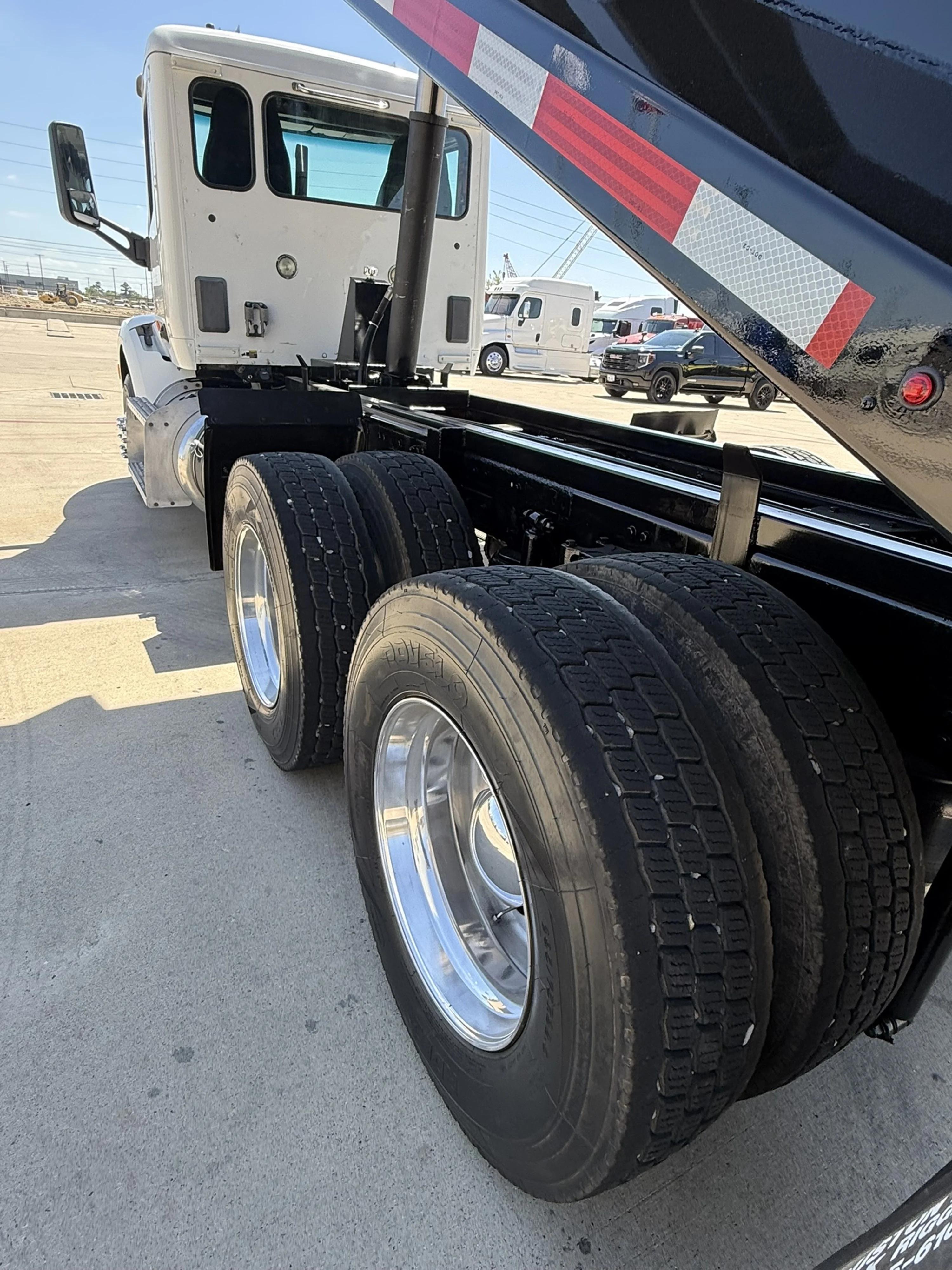 2017 Peterbilt 579 in HOUSTON, TX — photo 8