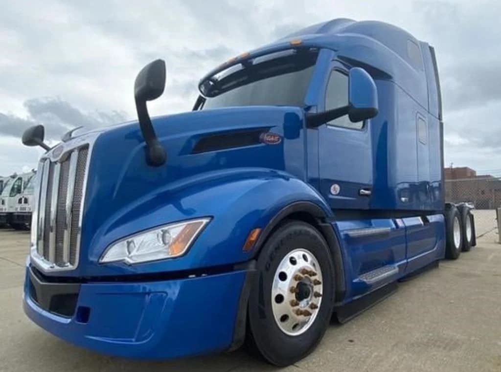 2022 Peterbilt 579 in Tulsa, OK