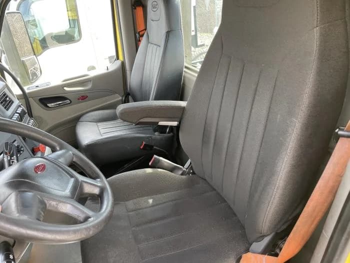 2021 Peterbilt 579 in Cincinnati, OH — photo 19
