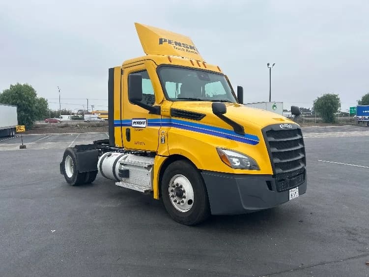 2022 Freightliner Cascadia in Jurupa Valley, CA