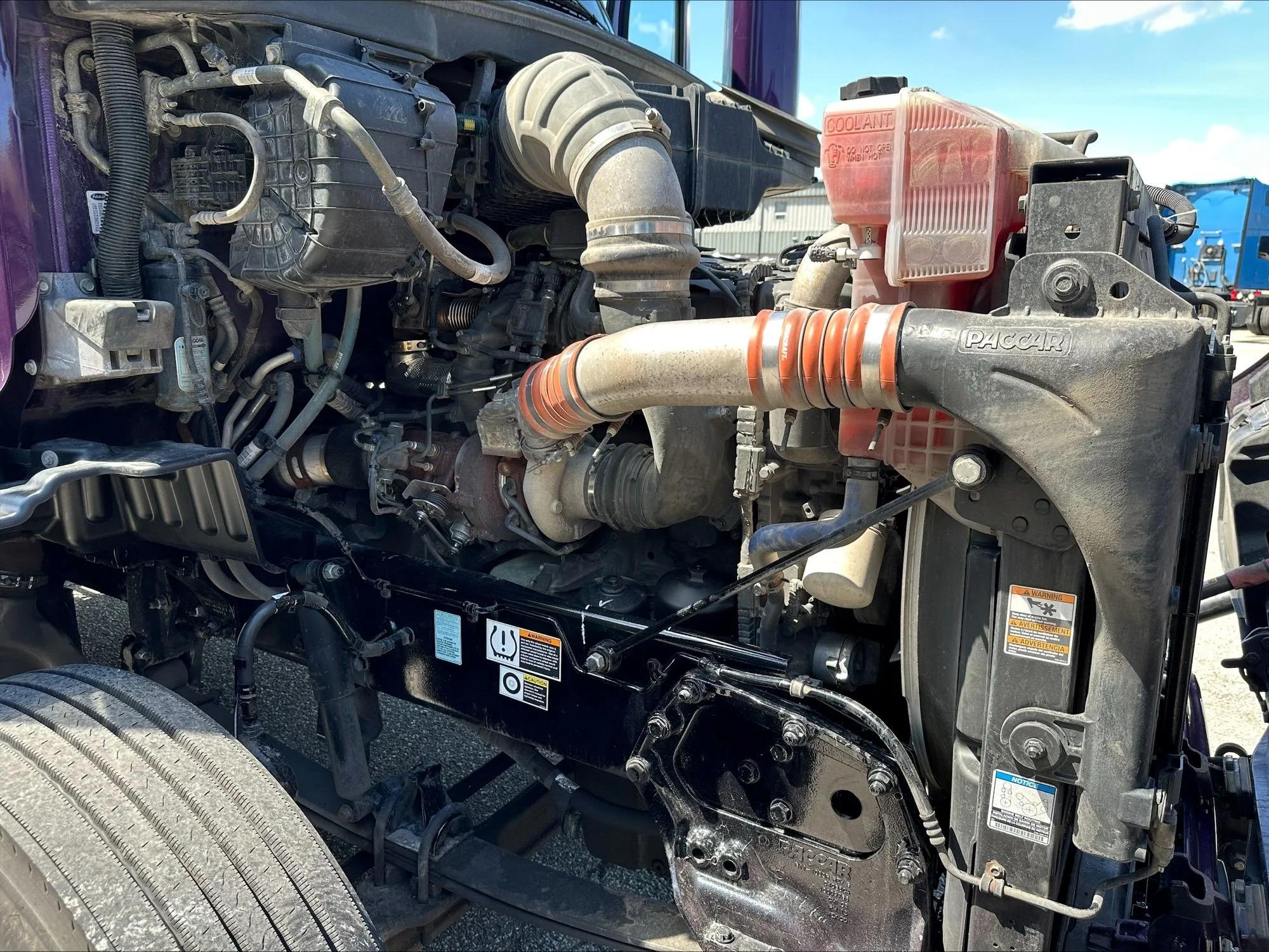 2021 Peterbilt 579 in O'Fallon, MO — photo 14