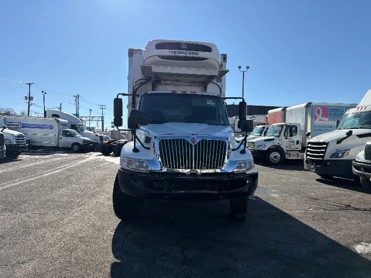 2019 International 4300 in North Bergen, NJ — photo 2