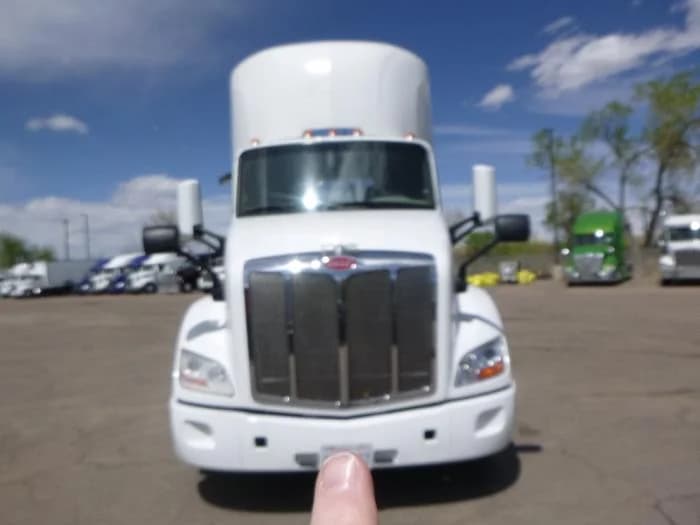 2020 Peterbilt 579 — photo 9