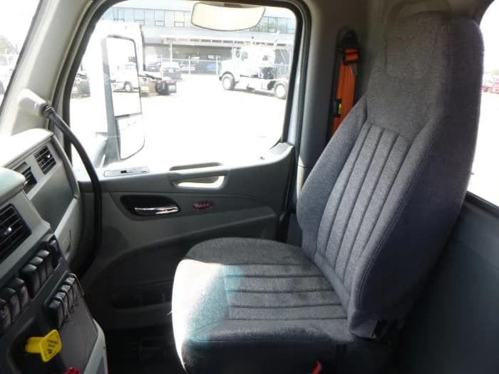 2020 Peterbilt 579 — photo 19