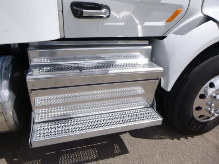 2020 Peterbilt 579 — photo 28