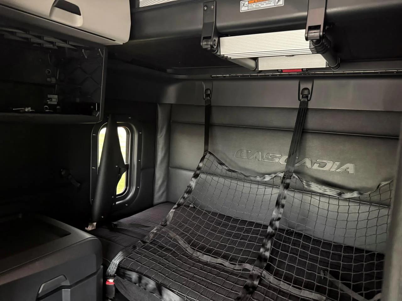 2027 Freightliner Cascadia in Nampa, ID — photo 8