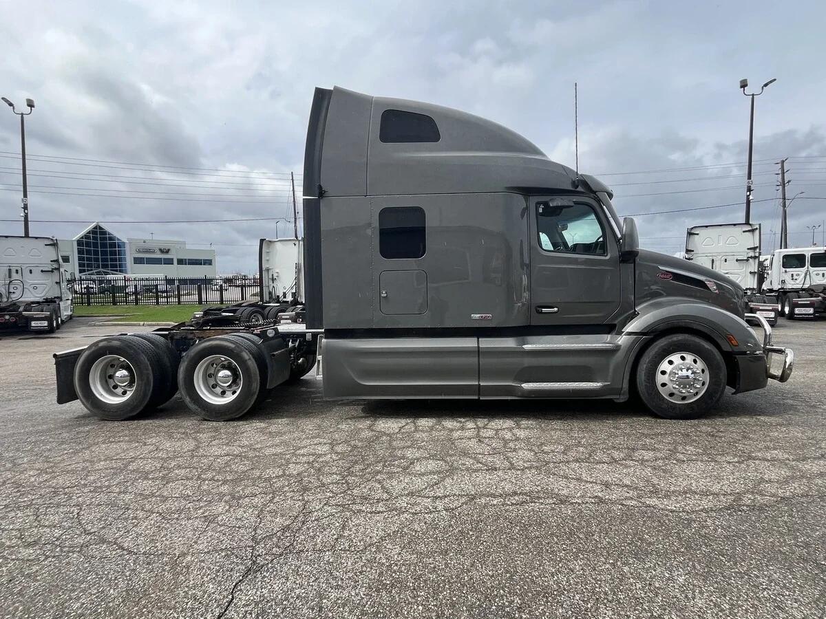 2023 Peterbilt 579 in Mississauga, ON — photo 5