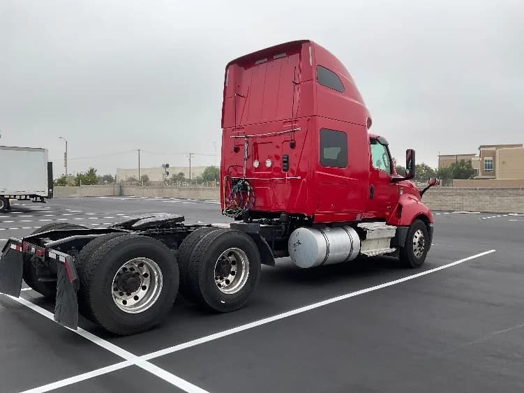 2022 International LT in La Porte, IN — photo 7