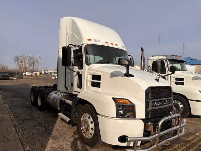 2020 Mack Anthem in London, OH — photo 3