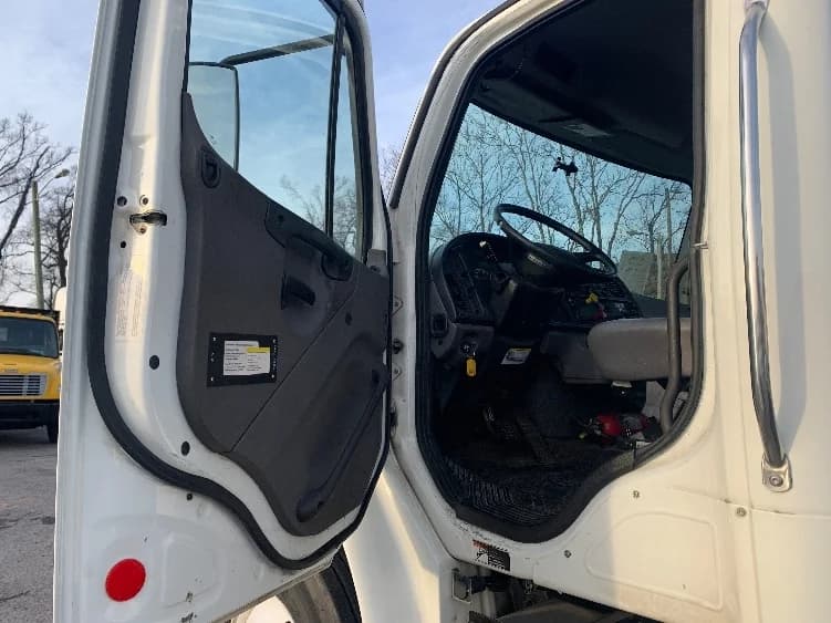 2017 Freightliner M2 106 in Nashville (Mount Juliet), TN — photo 9
