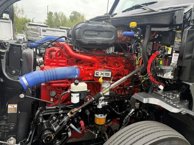 2023 Kenworth T680 in Ridgefield, WA — photo 6