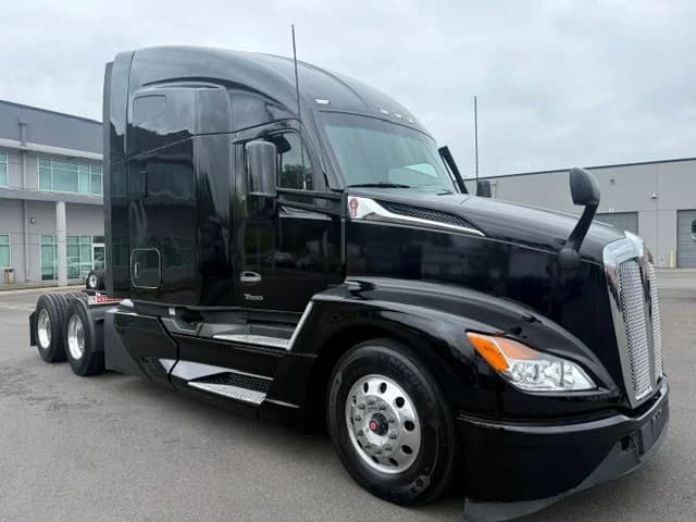 2023 Kenworth T680 in Ridgefield, WA — photo 3