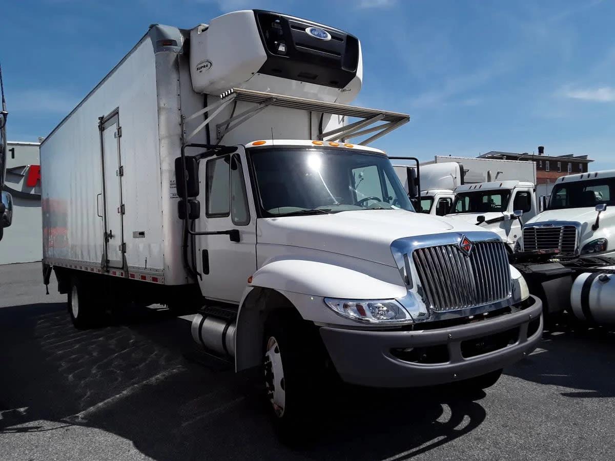 2018 International 4300 in Allentown, PA — photo 3