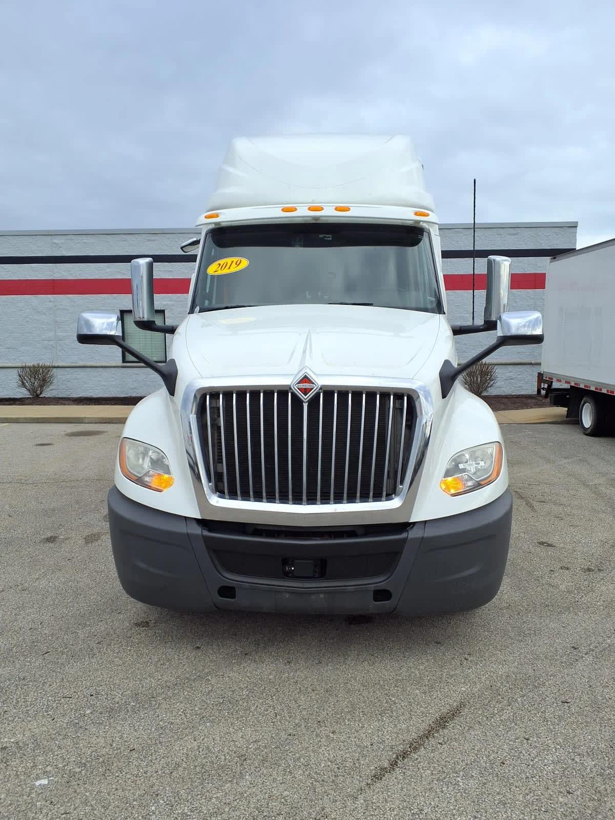 2019 International LT in Cleveland, OH — photo 2