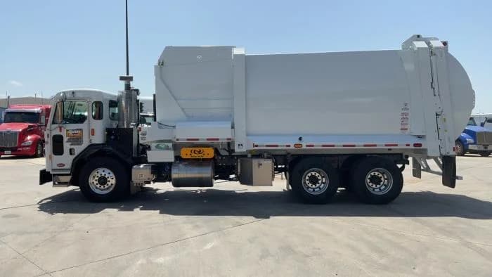 2025 Peterbilt 520 — photo 5