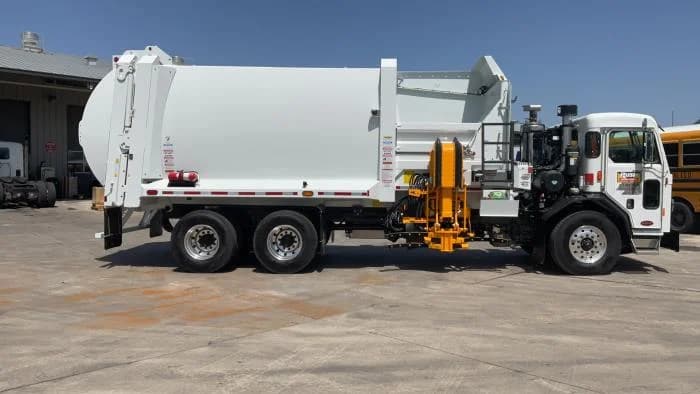 2025 Peterbilt 520 — photo 7