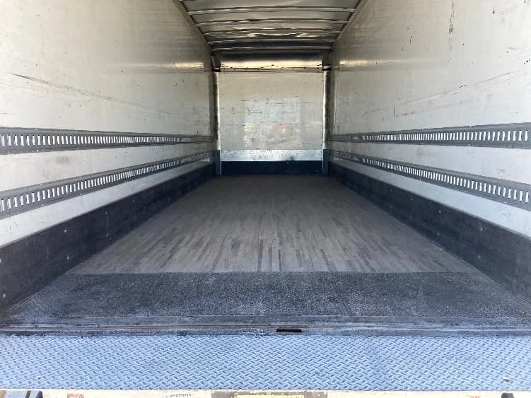 2019 Hino 268 in San Antonio, TX — photo 10