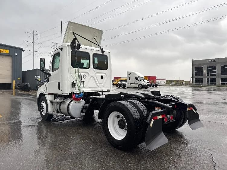 2022 Freightliner Cascadia in Salt Lake City, UT — photo 5
