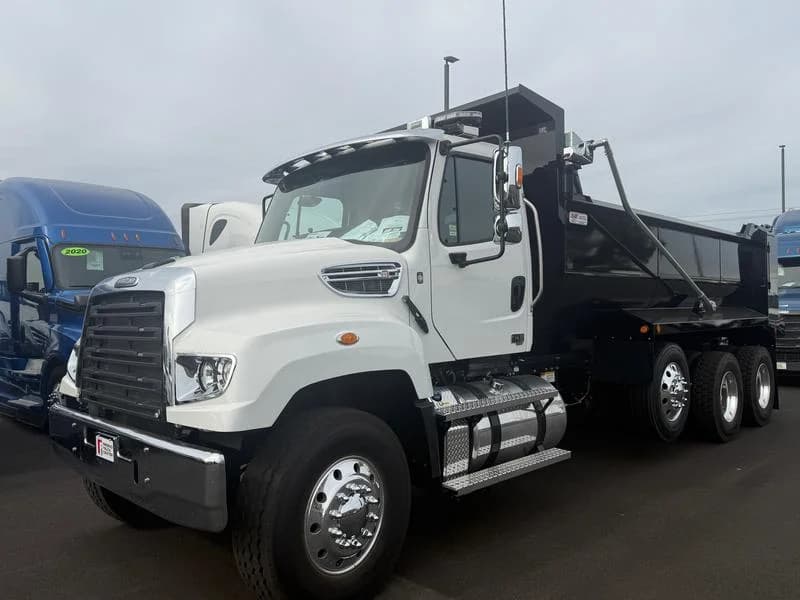 2025 Freightliner 114SD in Golden Gate