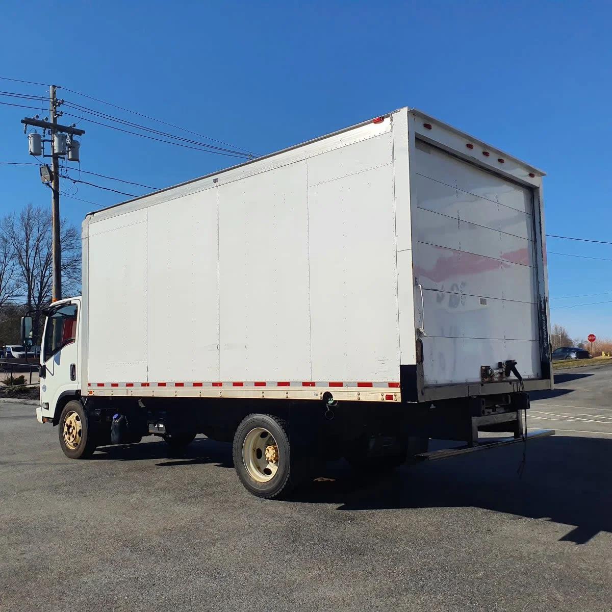 2017 Isuzu NRR in Norwood, MA — photo 6