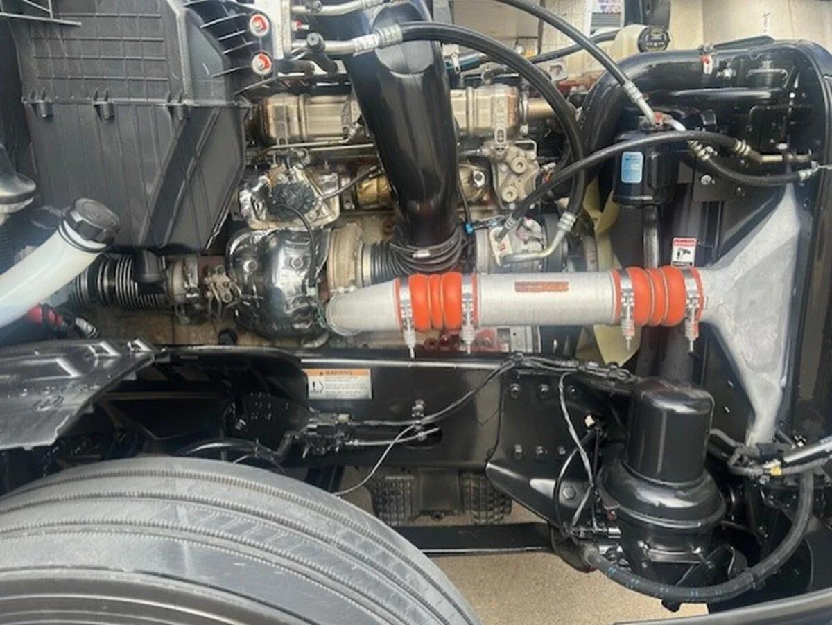 2024 Freightliner Cascadia — photo 12