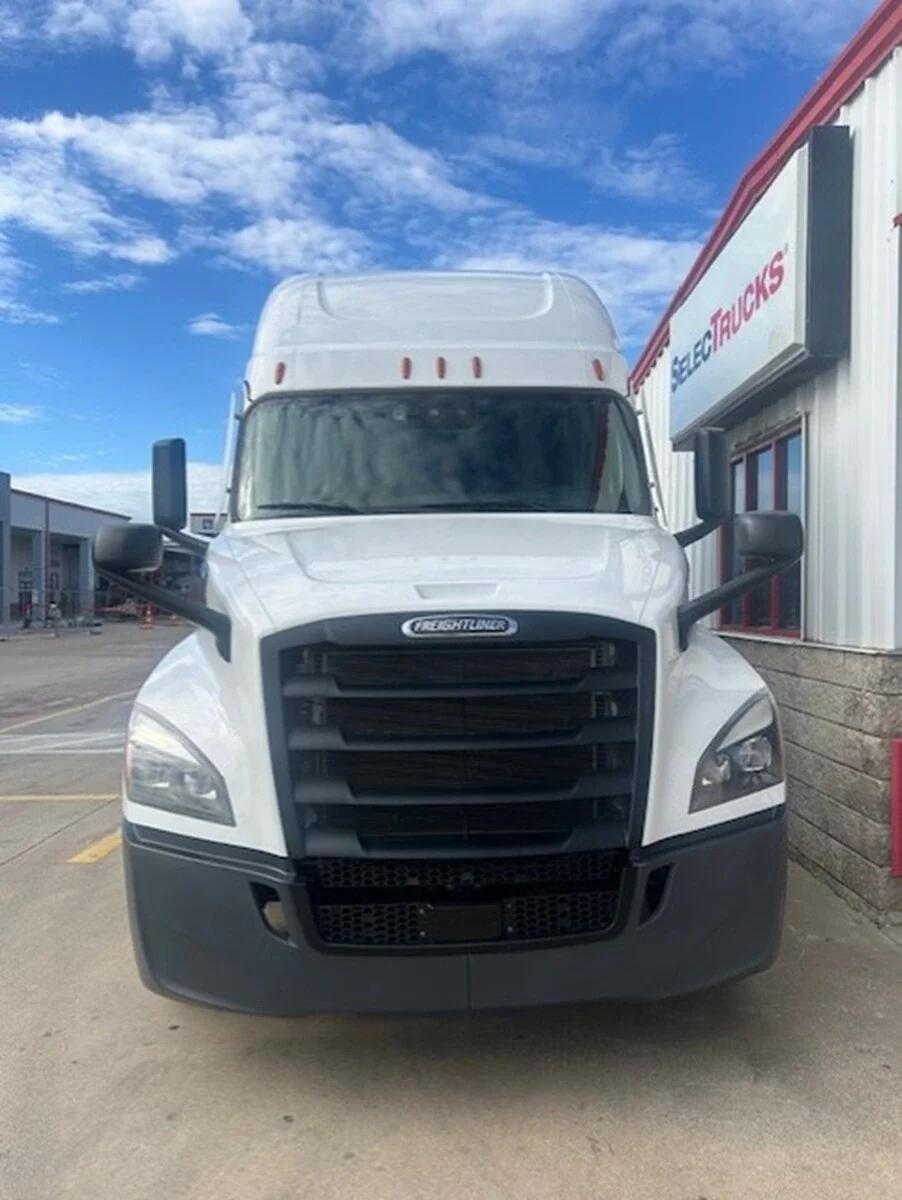 2024 Freightliner Cascadia — photo 5