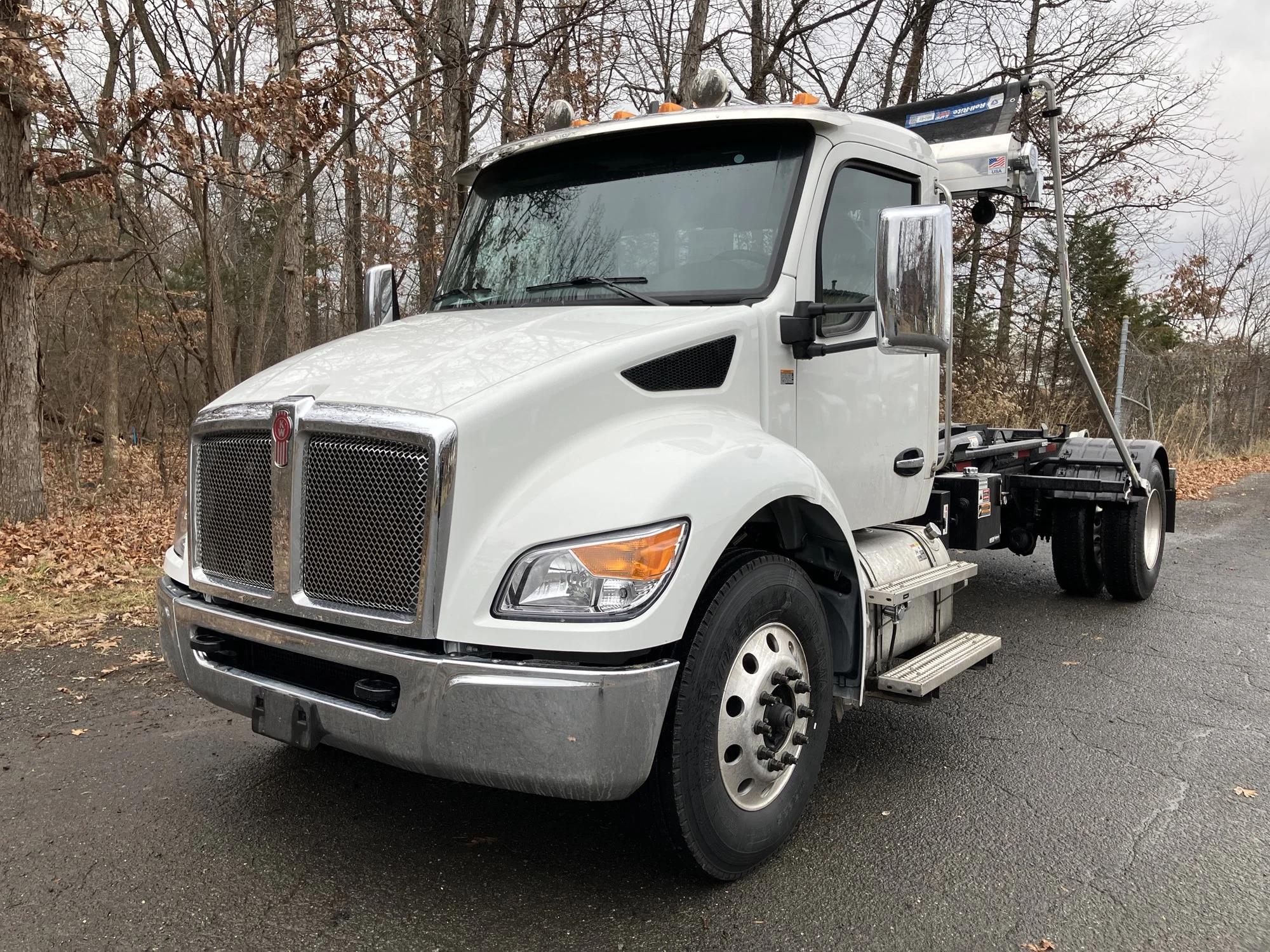 2025 Kenworth T280