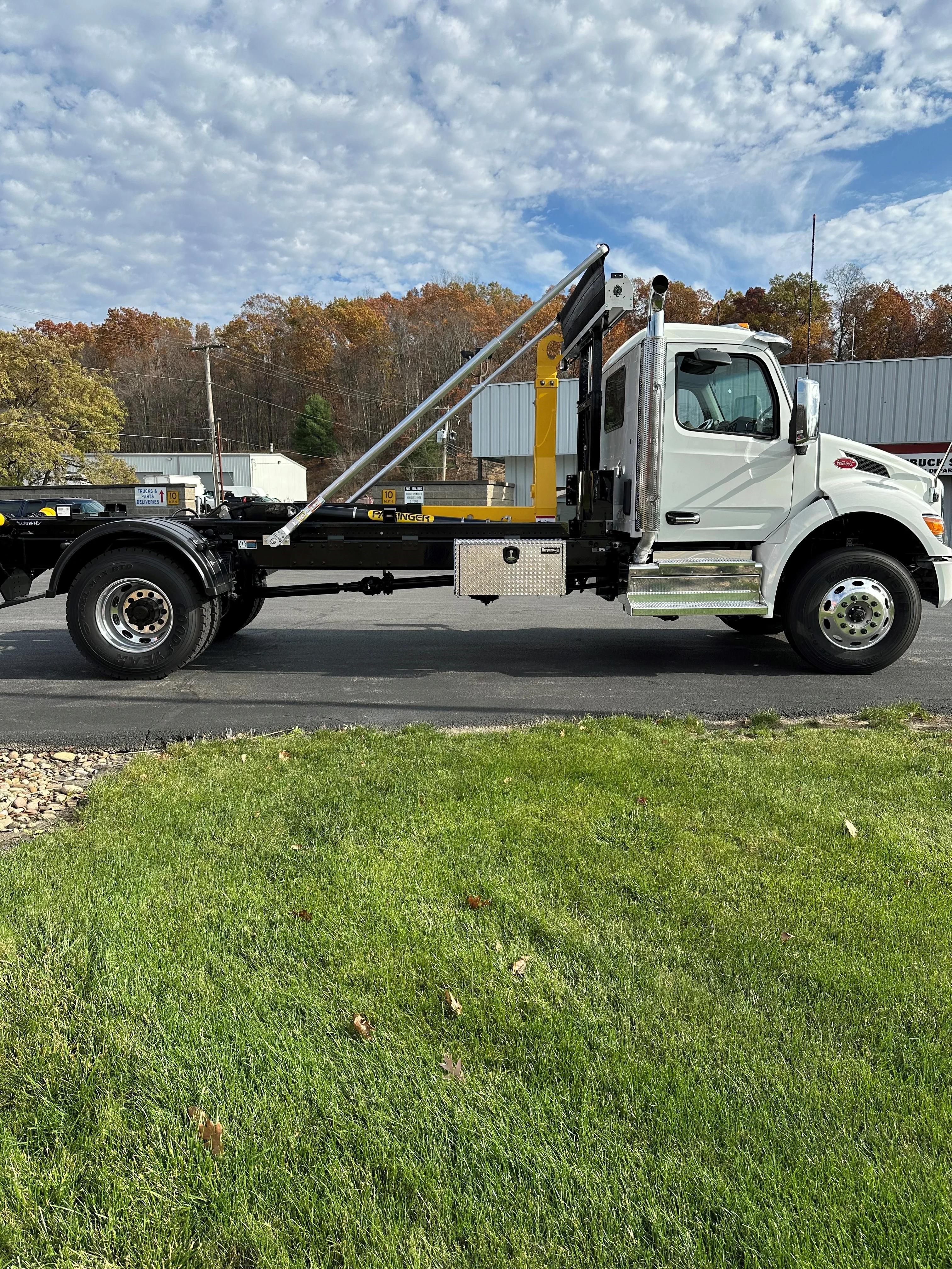2025 Peterbilt 537 in BUTLER, PA — photo 6
