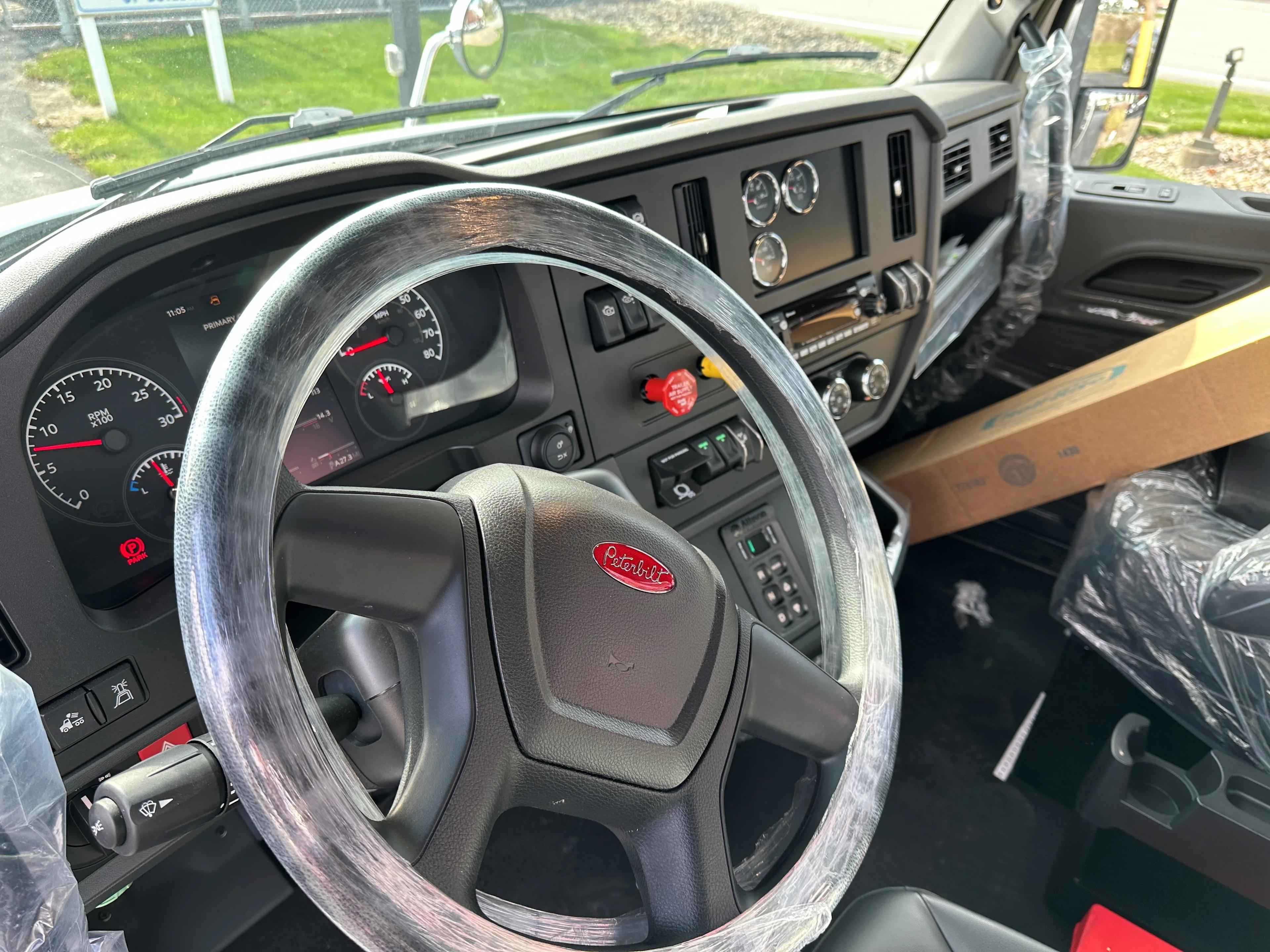 2025 Peterbilt 537 in BUTLER, PA — photo 11