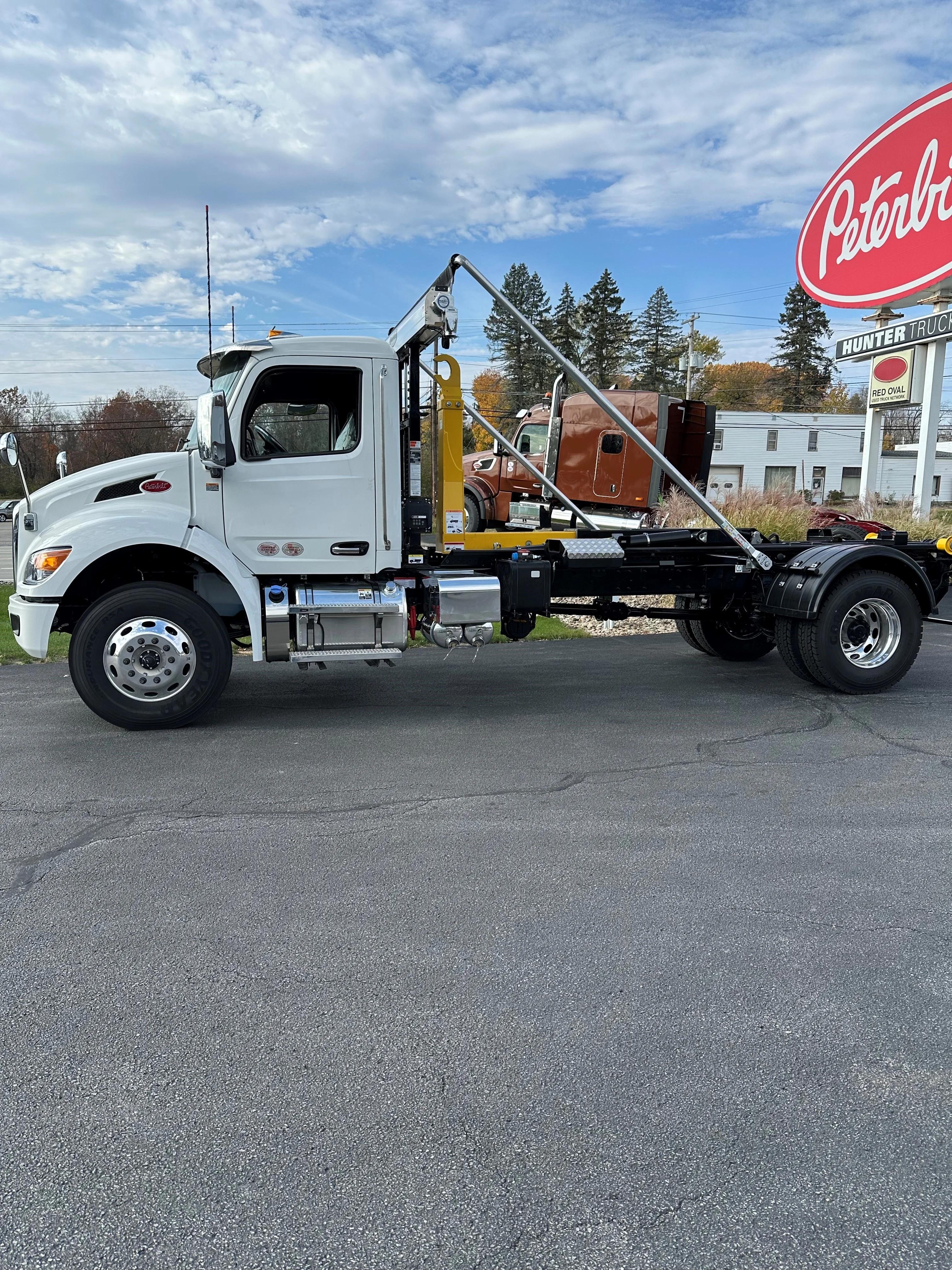 2025 Peterbilt 537 in BUTLER, PA — photo 2