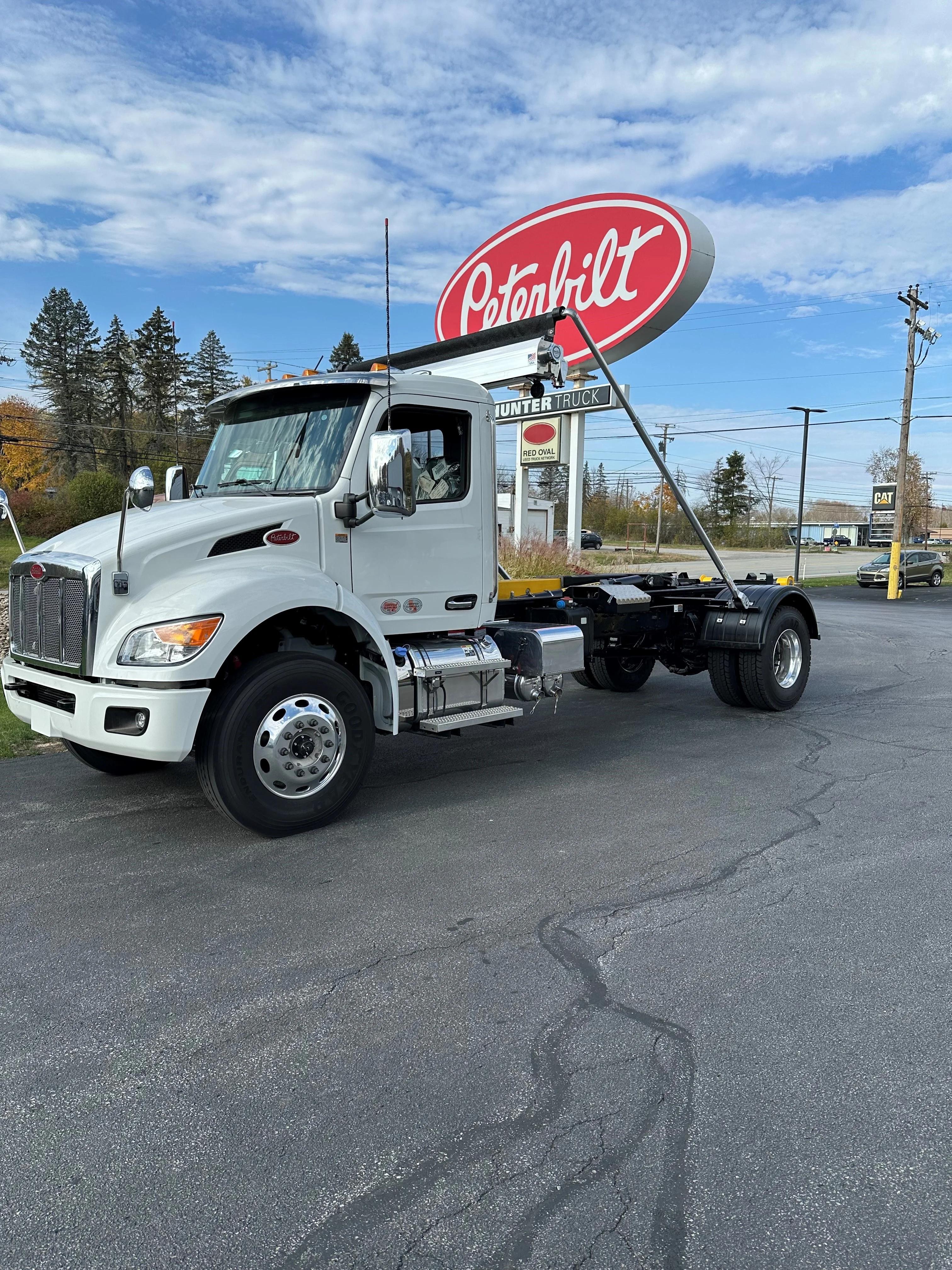 2025 Peterbilt 537