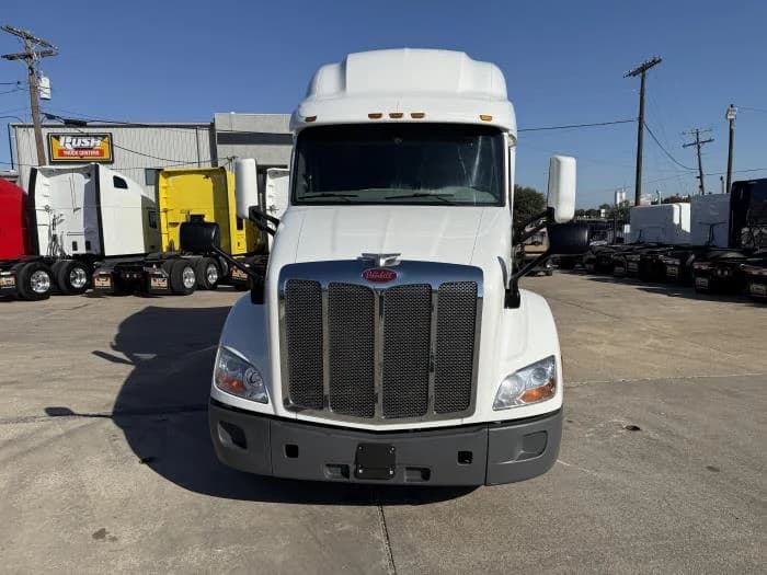 2021 Peterbilt 579 in Dallas, TX — photo 21